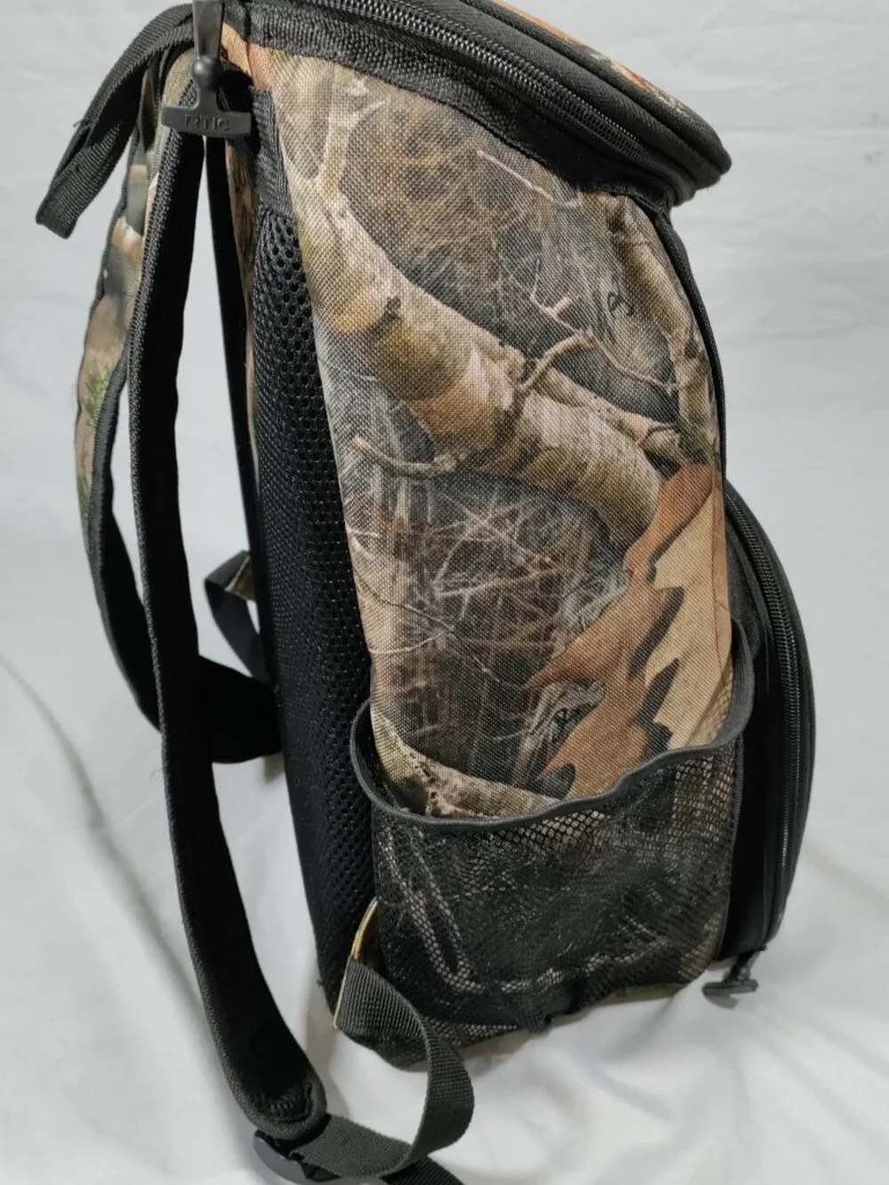 RTIC 15 Can Backpack Cooler Kanati Camo Insulated Hunting Fishing Bag